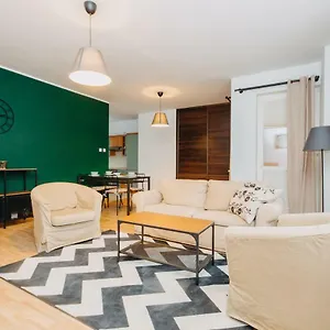 Shortstaypoland Krochmalna Апартаменты